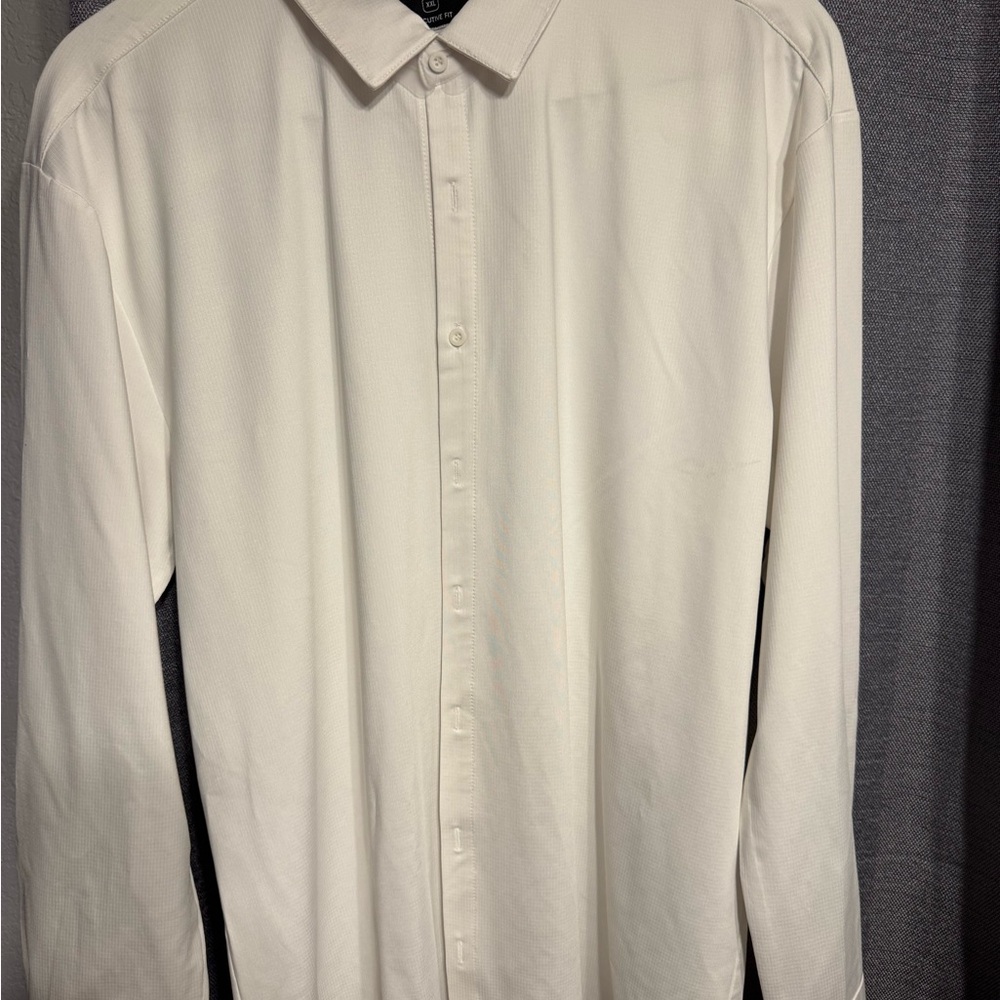 White Dress Shirt with Pointed Collar and Long Sleeves